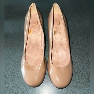 Aerosoles Tan Size 7 Wide